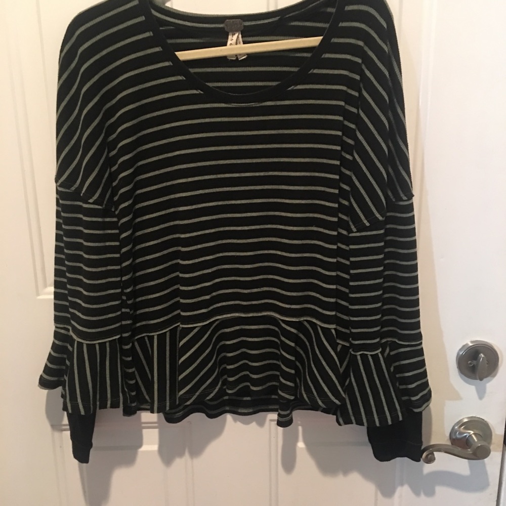 We The Free -Black Gray Striped Thermal Top Long Sleeve w Thumb Hole Size S